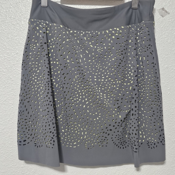 Title Nine skort size small Gray and neon Yellow cutout design - Picture 4 of 10